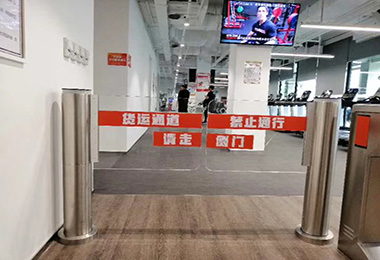 健身房立柱速通门